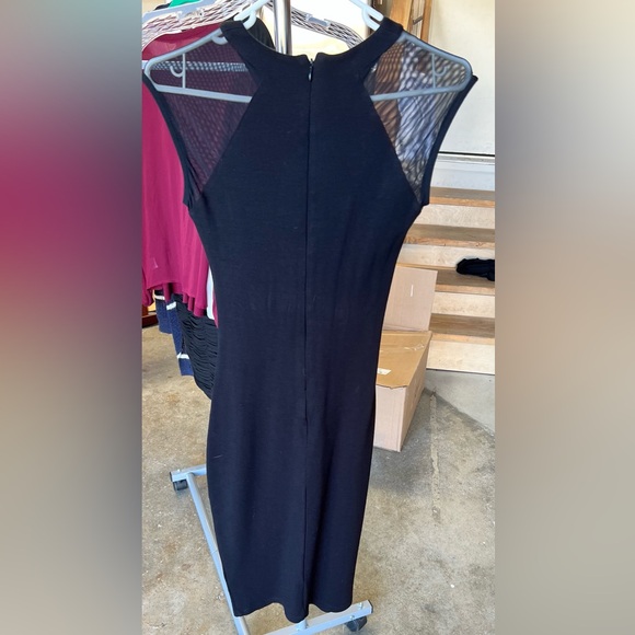 Elegant Black French Connection Sleeveless Dress - Picture 6 of 14